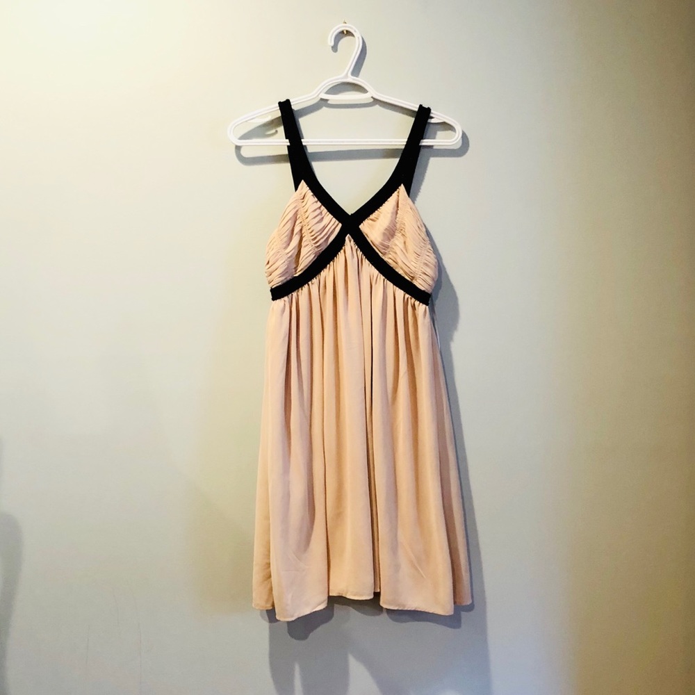 Classy H&M Dress - Picture 3 of 8